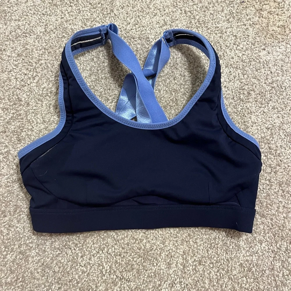 Fabletics Workout Set - Picture 2 of 4